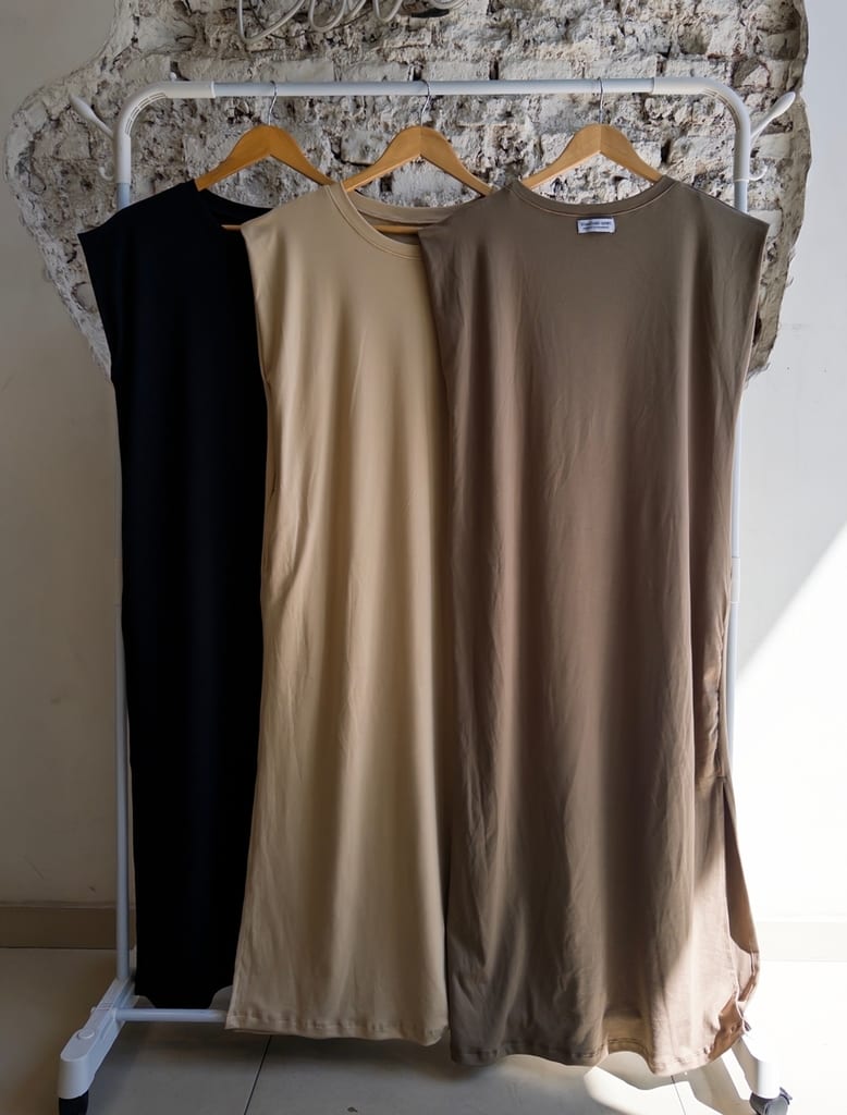 #9602 Vestido ribb con lycra con bolsillos, tajos y etiqueta standard "Alhambra"